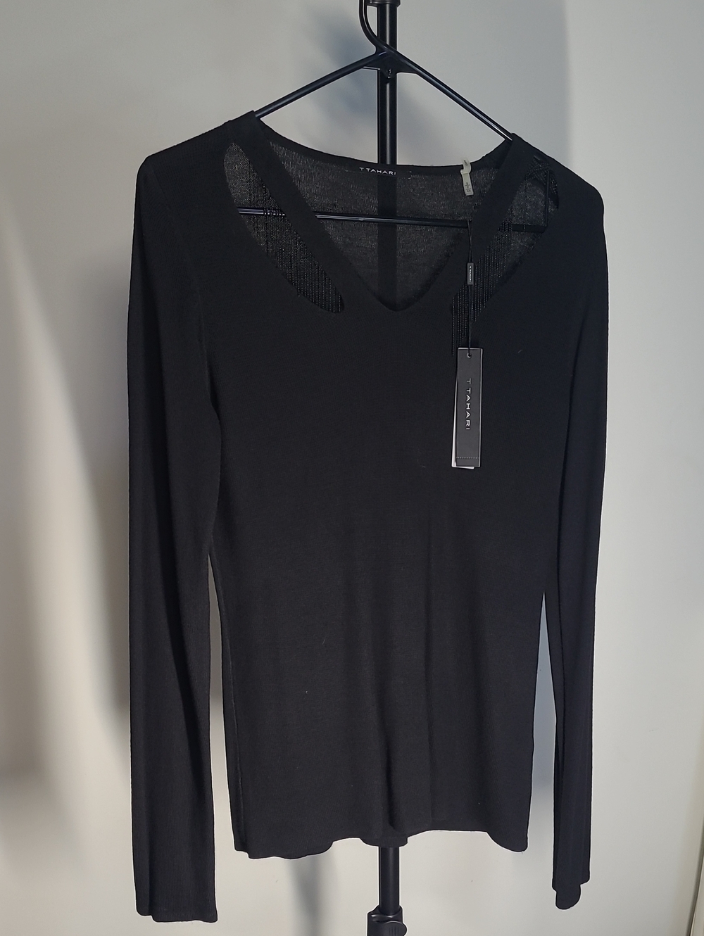T Tahari Black Long Sleeve V-Neck Knit Top NWT Small